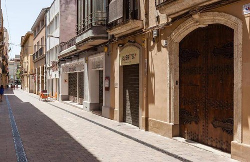 Vilafranca del Penedes House | 450 m² House ∙ 5 bedrooms ∙ 12 guests
