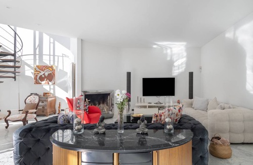Masnou Villa | 450 m² Villa ∙ 5 bedrooms ∙ 11 guests