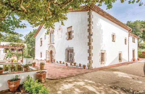 Arenys de Munt House | 513 m² House ∙ 6 bedrooms ∙ 12 guests