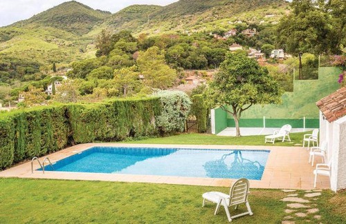 Arenys de Munt House | 513 m² House ∙ 6 bedrooms ∙ 12 guests
