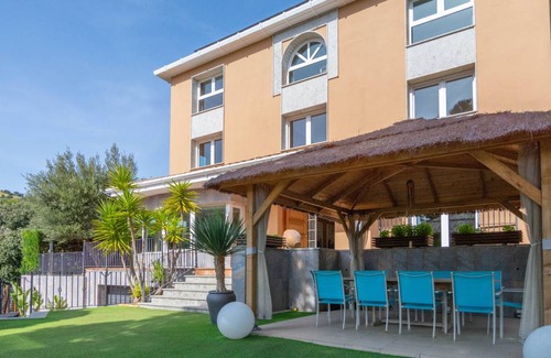 Calella Villa | 552 m² Villa ∙ 7 bedrooms ∙ 14 guests