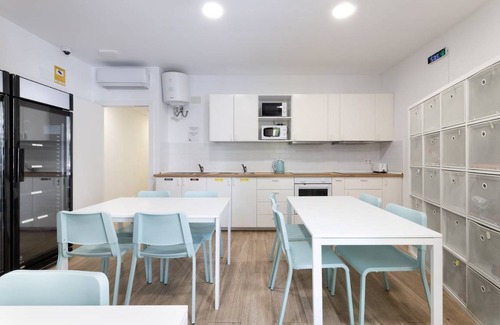 Sants-Badal Resort | 588 m² Private room ∙ 1 bedroom ∙ 1 guest