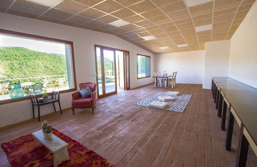 Castellfollit del Boix Villa | 634 m² Villa ∙ 8 bedrooms ∙ 20 guests