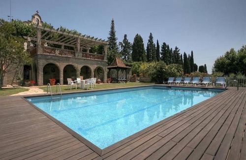 Castellar del Valles Bed & Breakfast | 650 m² Bed and breakfast ∙ 6 bedrooms ∙ 16 guests