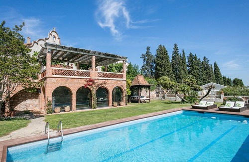 Castellar del Valles House | 650 m² House ∙ 6 bedrooms ∙ 16 guests