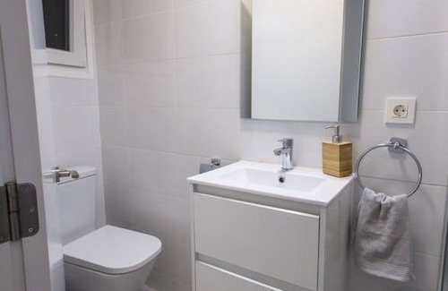 Nou Barris Resort | 75 m² Private room ∙ 1 bedroom ∙ 1 guest