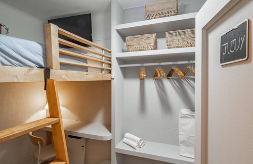 Poblenou Resort | 75 m² Private room ∙ 1 bedroom ∙ 1 guest