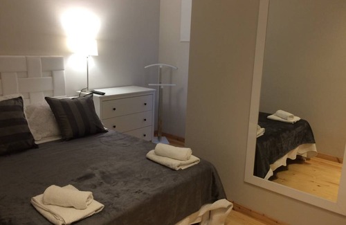 Castelltercol Apartment | 80 m² Apartment ∙ 6 bedrooms ∙ 10 guests