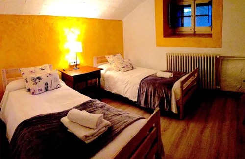 Castelltercol Apartment | 80 m² Apartment ∙ 6 bedrooms ∙ 12 guests