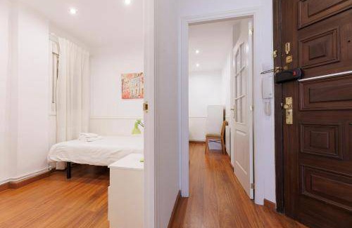 Sants Apartment | 80 m² Apartment ∙ 3 bedrooms ∙ 6 guests