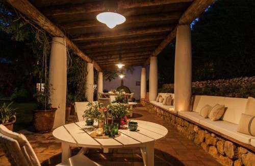 Cubelles Villa | 800 m² Villa ∙ 6 bedrooms ∙ 14 guests