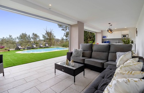Canyelles House | 85 m² House ∙ 2 bedrooms ∙ 4 guests