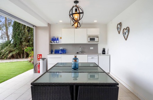 Canyelles House | 85 m² House ∙ 2 bedrooms ∙ 4 guests