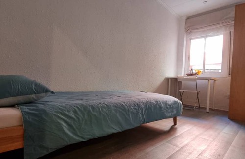Nou Barris Resort | 85 m² Private room ∙ 1 bedroom ∙ 1 guest
