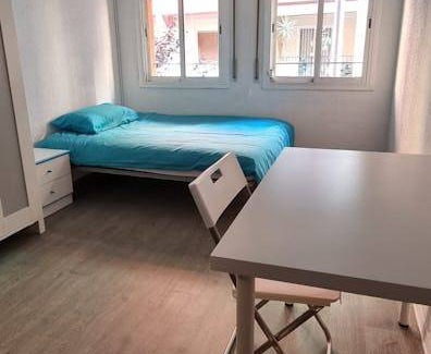 Nou Barris Resort | 85 m² Private room ∙ 1 bedroom ∙ 1 guest