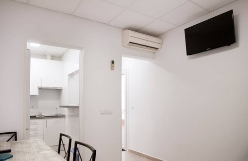 Cornella de Llobregat Apartment | 88 m² Apartment ∙ 3 bedrooms ∙ 7 guests