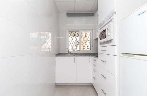 Cornella de Llobregat Apartment | 88 m² Apartment ∙ 3 bedrooms ∙ 6 guests