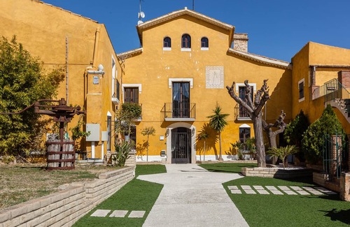 Can Trabal House | 980 m² House ∙ 9 bedrooms ∙ 24 guests