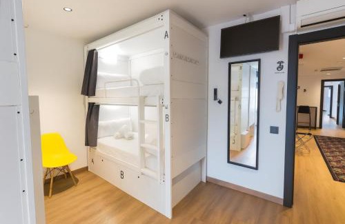 El Prat de Llobregat Hostel | Airhostel Barcelona Airport 24h