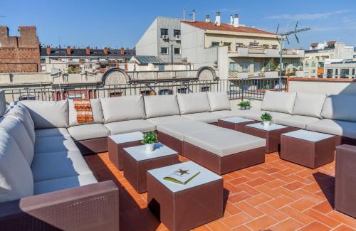 Esquerra de l'Eixample Apartment | Aparteasy - Deluxe Family Apartments with Pool