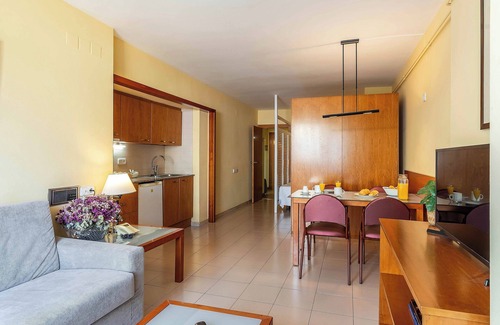 El Putget i Farro Apartment | Aparthotel Bertran