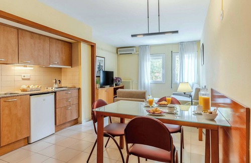 El Putget i Farro Apartment | Aparthotel Bertran