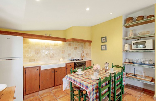 San Martin Sarroca Apartment | Apartment 'Cal Tuyà De Dalt' with Shared Pool, Shared Terrace and Shared Garden