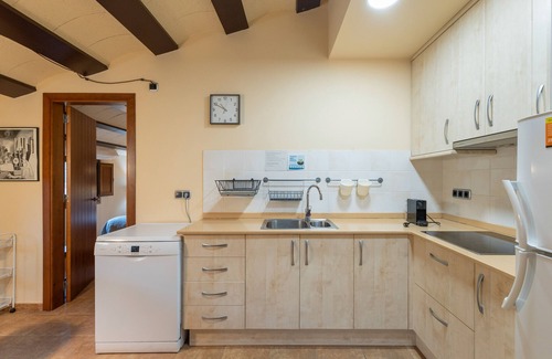 Jorba Apartment | Apartment 'Les Muntades Aire' with Mountain View, Wi-Fi and Air Conditioning