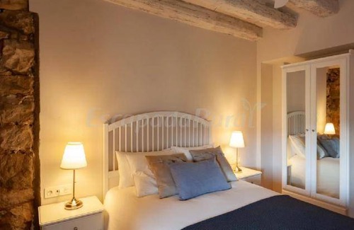 Cardona Cottage | Cabin ∙ 6 bedrooms ∙ 21 guests