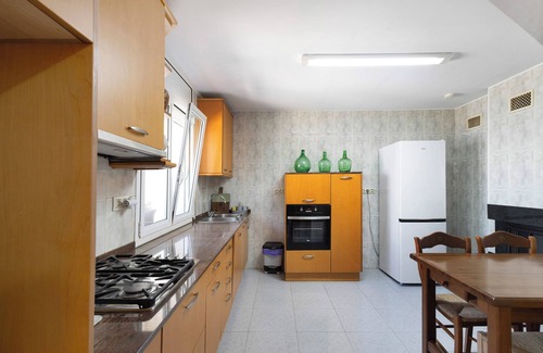 San Martin Sarroca House | Country House 'Cal Peret Miquelet' with Mountain View, Private Pool and Wi-Fi