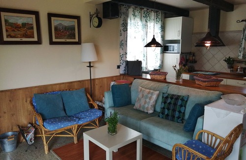 Vilada Cottage | Family Rural Accommodation with garden for 4 or 6 people