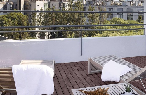 El Parc i la Llacuna del Poblenou Apartment | Grand Oasis | Bright 2 Bedroom in Poble Nou