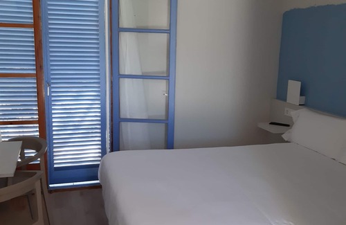 Pineda de Mar Hostel | Hostal Bellsol