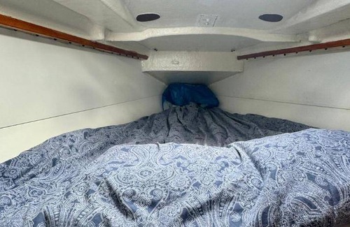 Vallpineda Boat Rental | Houseboat ∙ 3 guests