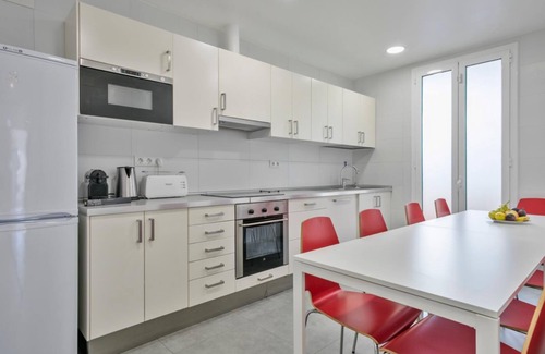 Sant Antoni Hostel | Large 4BR bright with balconies