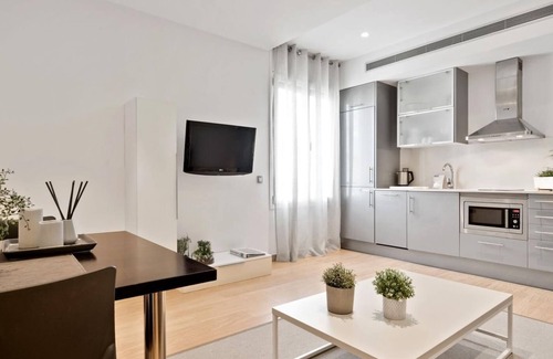 Dreta de l'Eixample Apartment | One-bedroom apartment with street views