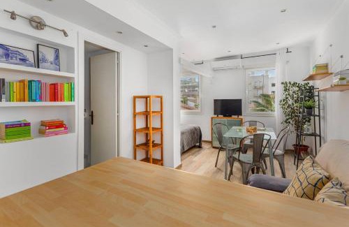 Poblenou Apartment | Playa De Bogatell - Soleada Y Serena