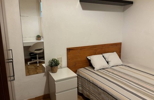 Sarria-Sant Gervasi Resort | Private room ∙ 1 bedroom ∙ 1 guest