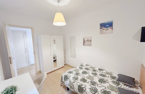 Sarria-Sant Gervasi Resort | Private room ∙ 1 bedroom ∙ 1 guest