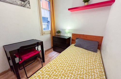 Sarria-Sant Gervasi Resort | Private room ∙ 1 bedroom ∙ 1 guest