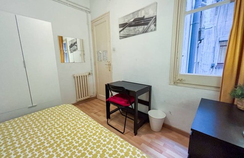 Sarria-Sant Gervasi Resort | Private room ∙ 1 bedroom ∙ 1 guest