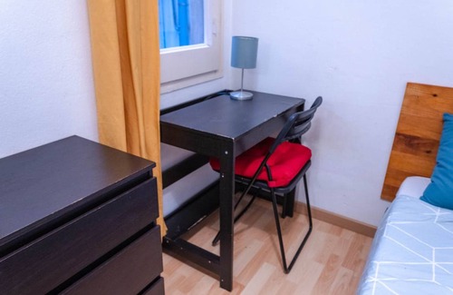 Sarria-Sant Gervasi Resort | Private room ∙ 1 bedroom ∙ 1 guest