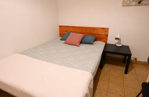 Sarria-Sant Gervasi Resort | Private room ∙ 1 bedroom ∙ 1 guest