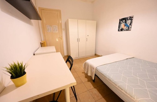 Sarria-Sant Gervasi Resort | Private room ∙ 1 bedroom ∙ 1 guest