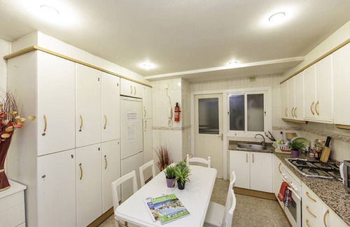 Les Corts Resort | Private room ∙ 1 bedroom ∙ 1 guest