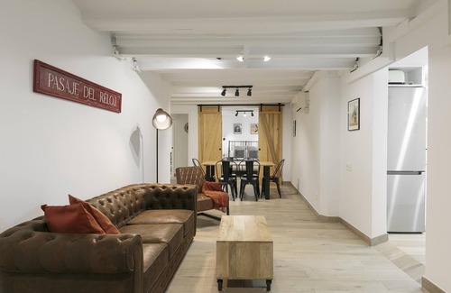 Gothic Quarter Apartment | Spacious and centrally located apartment next to Las Ramblas