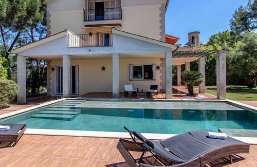 Piera Villa | Spacious Private Luxury Villa near Barcelona Castle & Wine zone