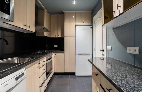 El Parc i la Llacuna del Poblenou Apartment | Stunning 3-Bedroom near City Center & Beach
