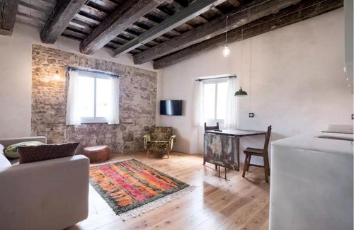El Born Apartment | Traditional apartment in the heart of Barcelona old City