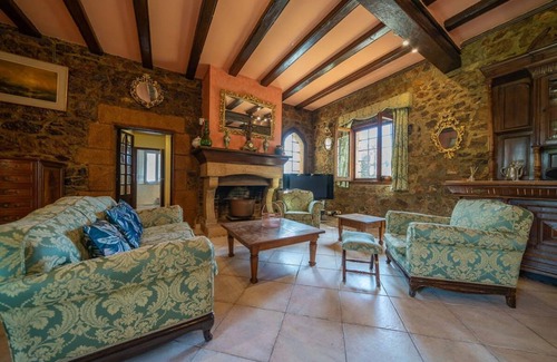 Santa Susanna Villa | Villa ∙ 5 bedrooms ∙ 12 guests
